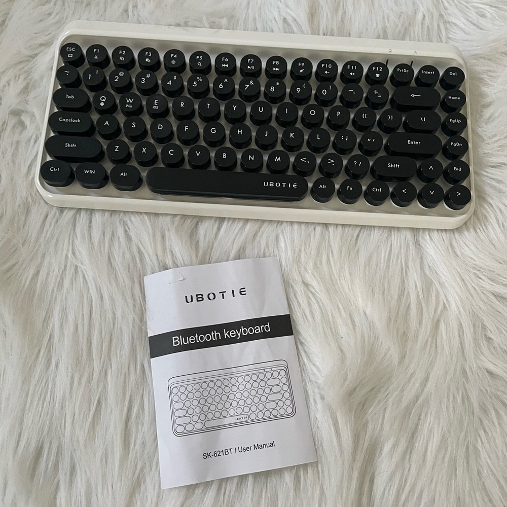 UBOTIE Black and White Bluetooth Keyboard